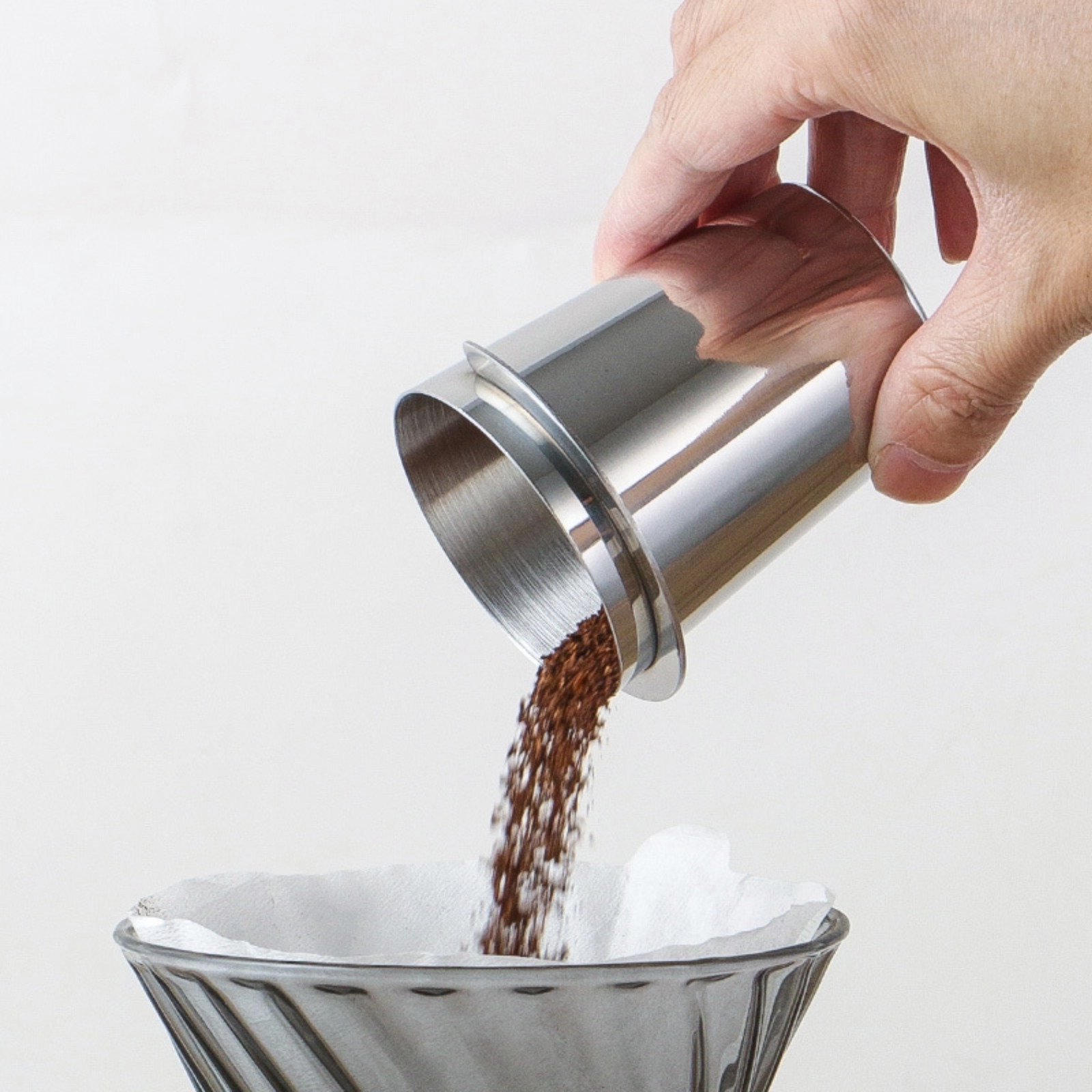 Kubek dozujący kawę wąchający  – Coffee Extraction Equipment recenzja i cena